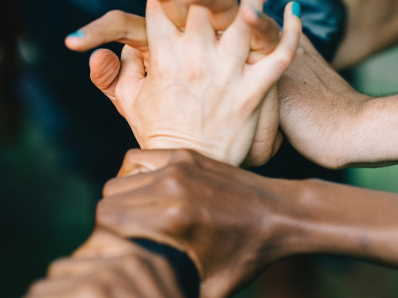 Ge ideella uppdrag, inte tj&auml;nster